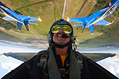 IWC празднует 75-летие эскадрона «Blue Angeles®»