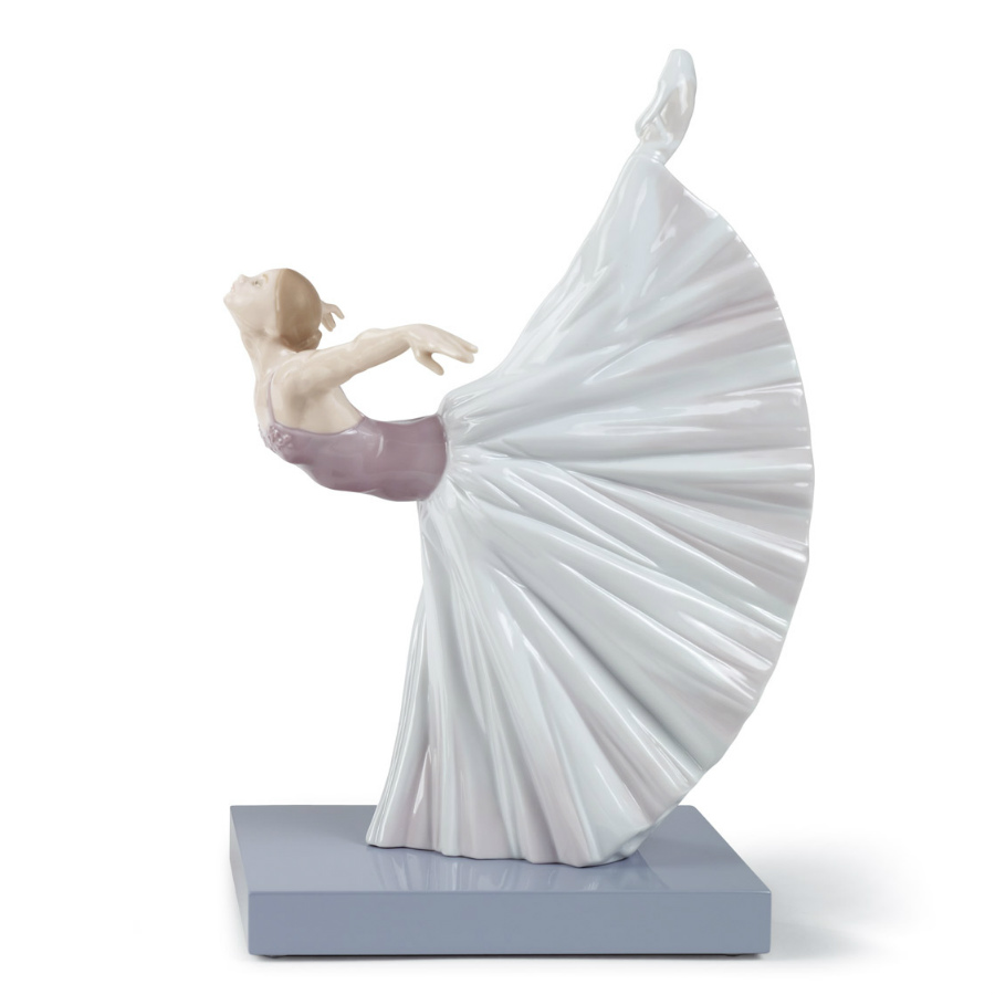 Купить «Lladro 01008475  Жизель-арабеска» в интернет-магазине «Золотое время»