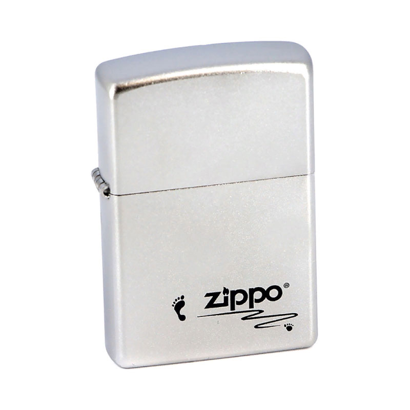 Купить «205 Зажигалка ZIPPO Footprints, латунь/сталь с покрытием Satin Chrome, серебристый» в интернет-магазине «Золотое время»