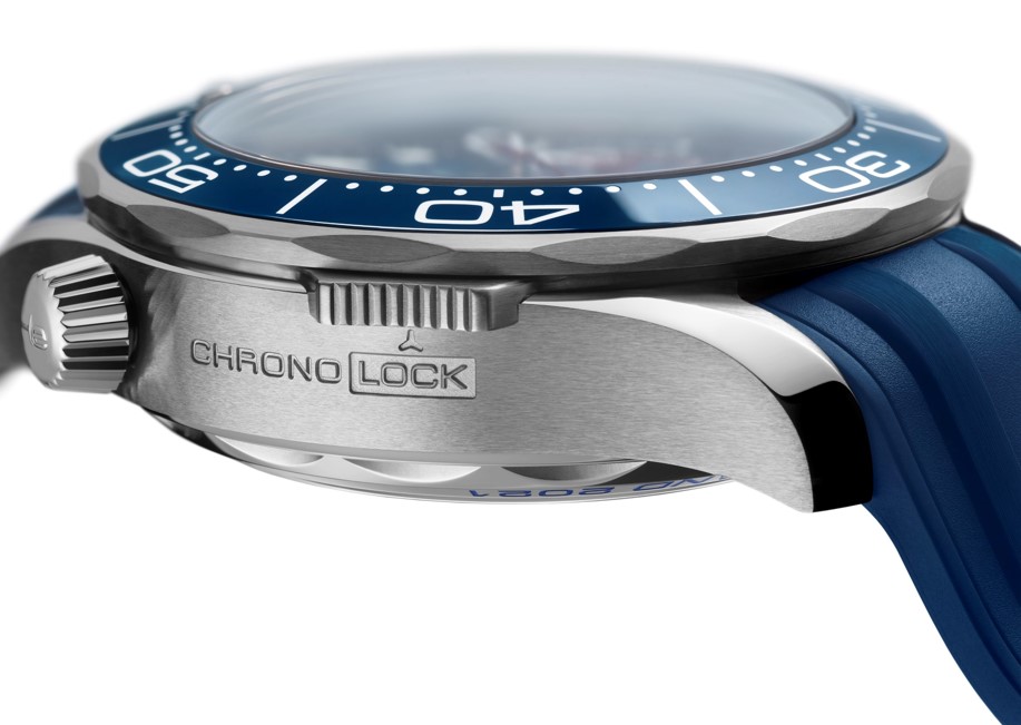 OMEGA_210.30.44.51.03.002_Close-up_LOW.jpg
