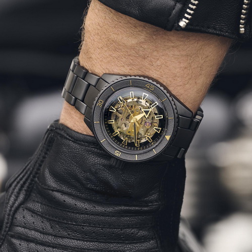 Rado-Captain-Cook-High-Tech-Ceramic-Limited-Edition-R32147162-6.jpg