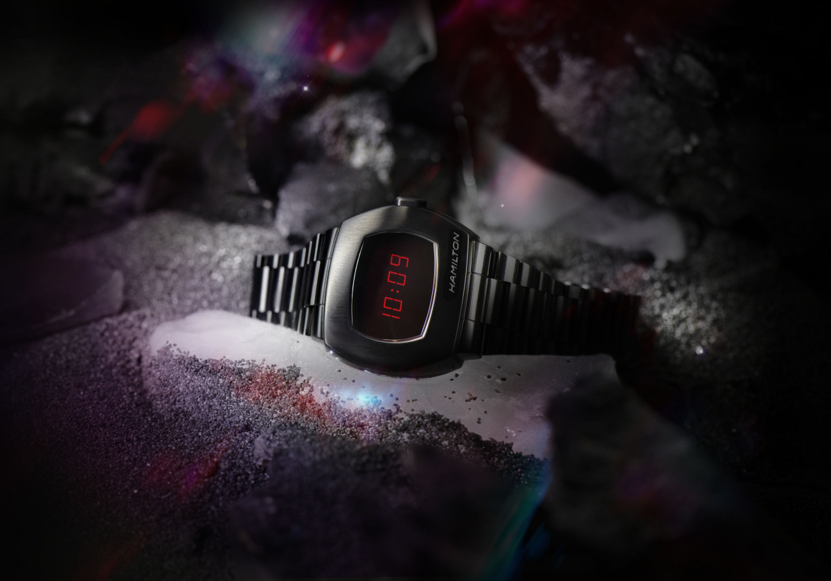 Hamilton PSR black&red_H52404130_Lifestyle 2.jpg