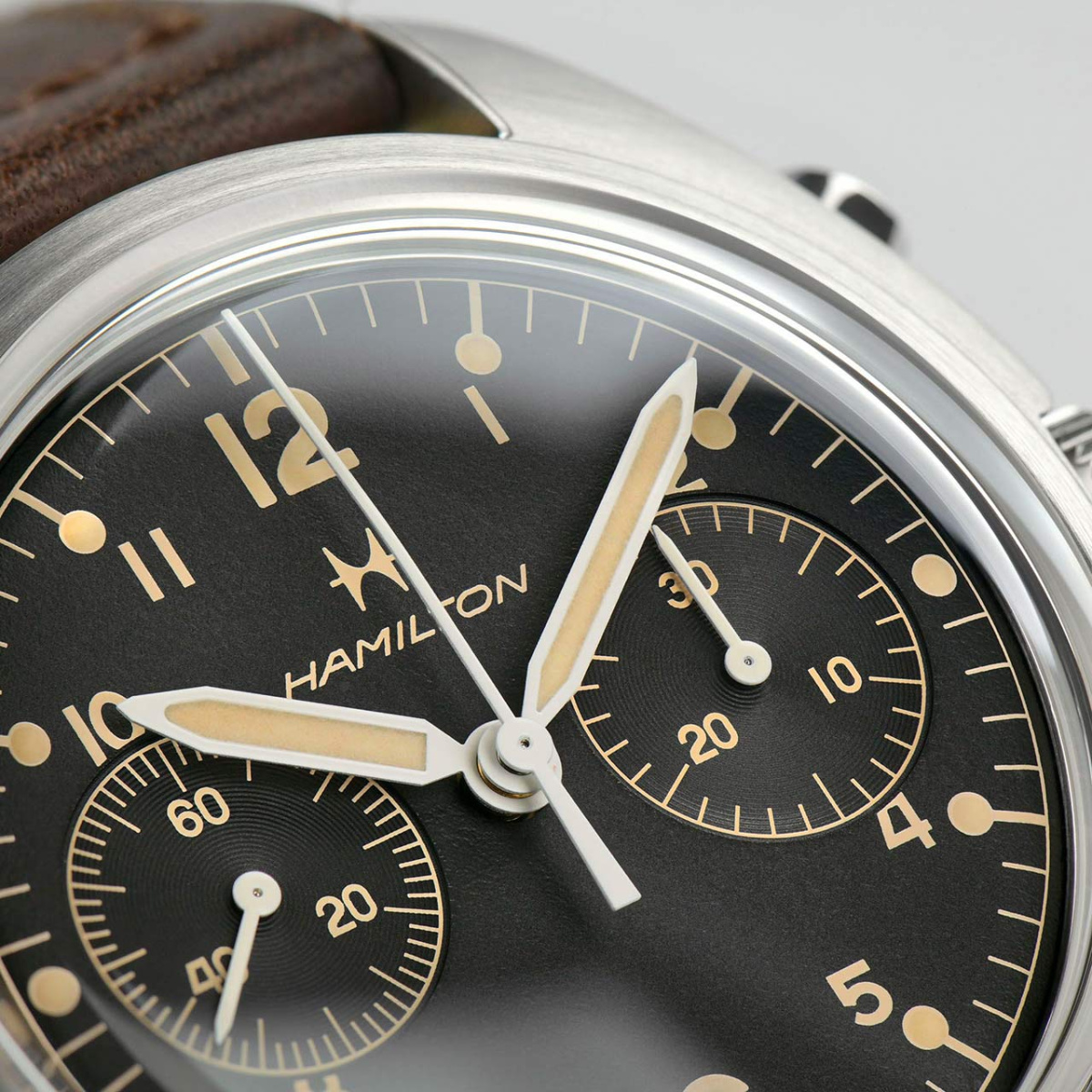Hamilton Khaki Aviation Pioneer Chronograph_004.jpg