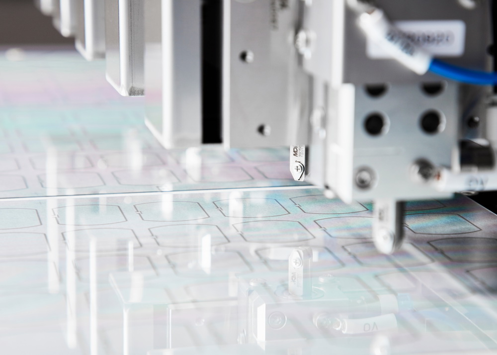 Glass cutting.jpg