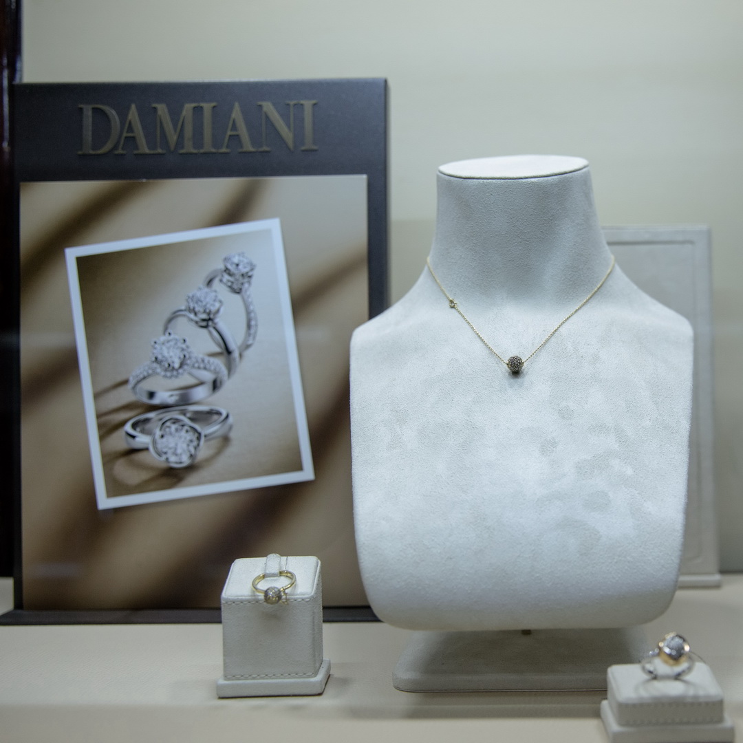 Damiani_02_новый размер.jpg